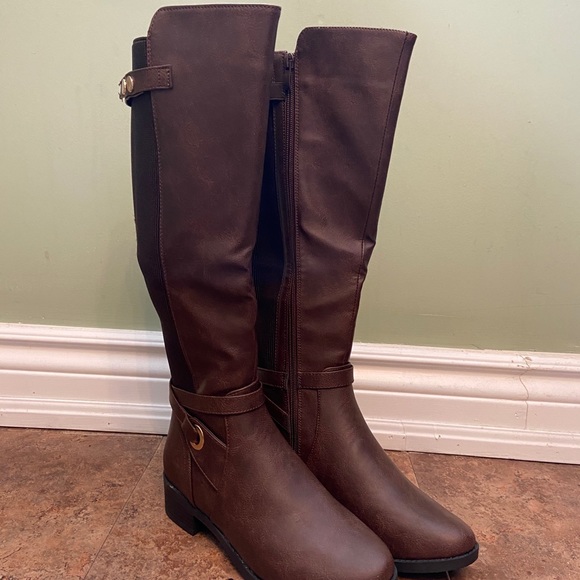 Tall brown boots - Picture 1 of 6